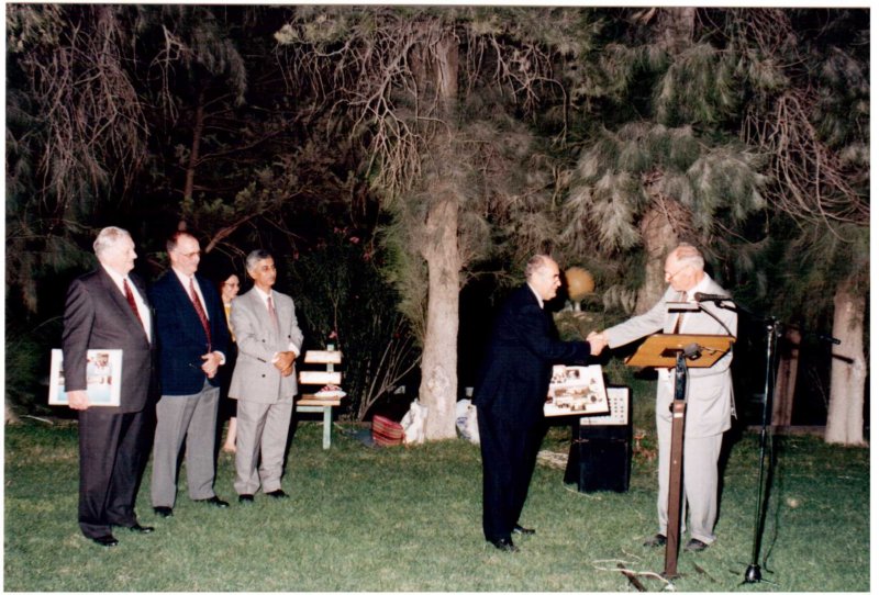 aneveningduringicardaboardoftrusteesmeetingaugust19993.jpg
